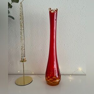 LE Smith dominion amberina swung vase